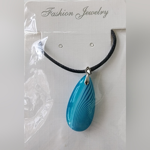 💧 Aqua Drop Agate Necklace 💦 - Picture 2 of 3